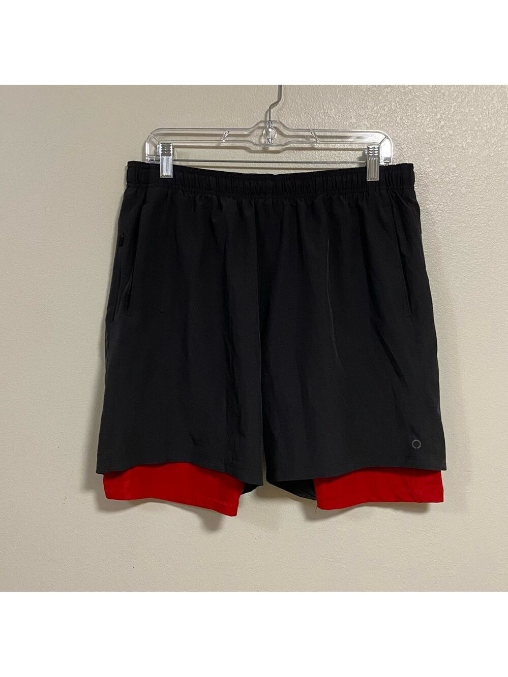 Skora Shorts Men's Size Large Charcoal Red Athletic Shorts Qwick Dry workout